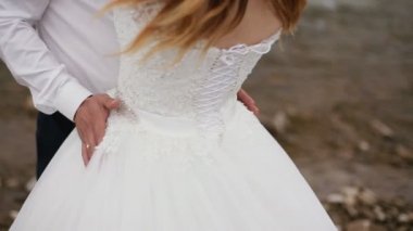 Damat gelinin bel tutulması