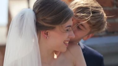 Liss yanak üzerinde ona gelin damat