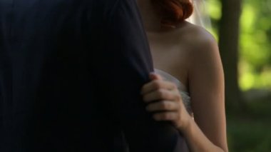 Gelin ve damat Park, öpüşme