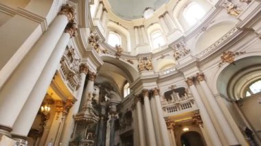 Eski Dminican manastır ve Lviv Katedrali
