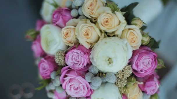 Bouquet da sposa di fiori freschi.Bouquet festivo di fiori freschi.Wedding Bouquet.Wedding sposa floristica — Video Stock