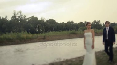 Gelin Damat için bekliyor