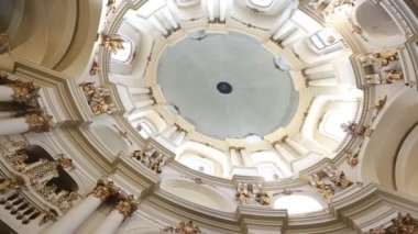 Lviv kilisede inanılmaz yakın çekim