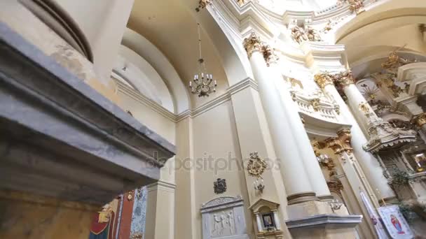 Erstaunliche Kirche in lviv aus nächster Nähe — Stockvideo