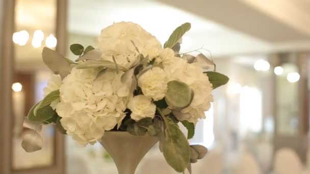 Bouqet de casamento em um vaso — Vídeo de Stock