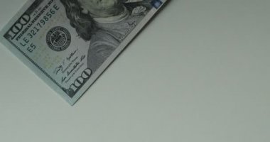 Para, para arka plan. Yüz dolar faturaları için küme sayısı ile dolar para. Para dolar, yakın çekim.