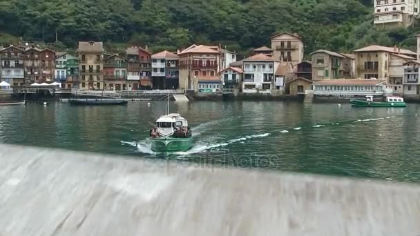 Lento Muelle de Pasajes de San Juan — Vídeos de Stock