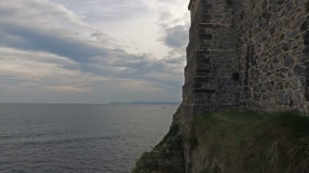 Fortaleza de guindaste Castro Urdiales — Vídeo de Stock