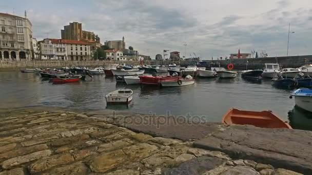 Sailboats from the ramp of the fishing port Castro Urdiales 44 — Stock Video