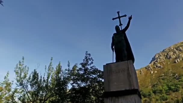 La estatua del artífice de la Reconquista 15 — Vídeo de stock