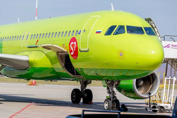 Rusia Vladivostok 2017 Aviones Pasajeros Airbus A320 Airlines Aeródromo Fuselaje —  Fotos de Stock