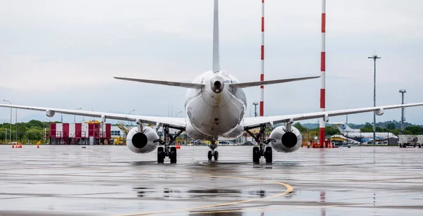 Росія Владивосток 2017 Року Назад Погляд Фюзеляжі Пасажирський Літак Sukhoi — стокове фото