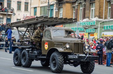 Rusya, Vladivostok, 09/05/2015. Rus Katyuşa birden çok roketatar yıllık zafer günü resmi geçit olabilir ' 9. Büyük Vatanseverlik Savaşı Nazi Almanya'sı üzerinde SSCB'in zafer anısına tatil