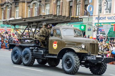 Rusya, Vladivostok, 09/05/2015. Rus Katyuşa birden çok roketatar yıllık zafer günü resmi geçit olabilir ' 9. Büyük Vatanseverlik Savaşı Nazi Almanya'sı üzerinde SSCB'in zafer anısına tatil