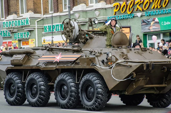 Rusland Vladivostok 2015 Soldaat Combat Uniform Paardrijden Militair Voertuig Parade — Stockfoto