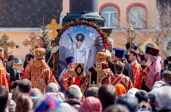 Rusia Vladivostok 2018 Celebración Pascua Centro Vladivostok Los Sacerdotes Ortodoxos —  Fotos de Stock