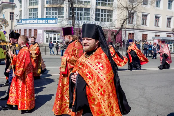 Rusya Vladivostok 2018 Festival Paskalya Ortodoks Rahip Kazaklar Alay Vladivostok — Stok fotoğraf