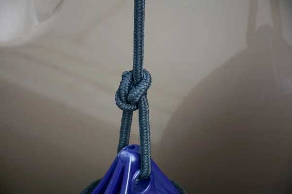 Gemi veya gemi halatı düğüm kadar kapatın