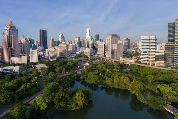 Panorama města Bangkok Thajsko v centrální obchodní čtvrti Sa — Stock fotografie