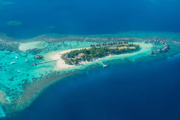 Тропічних островів і атолів на Мальдівах з пташиного польоту — стокове фото