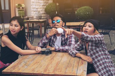 Asya ve Arap öğrencilerin Cafe