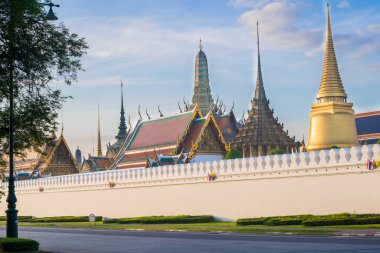 Bangkok grand palace road palac önünde her bakıldığında