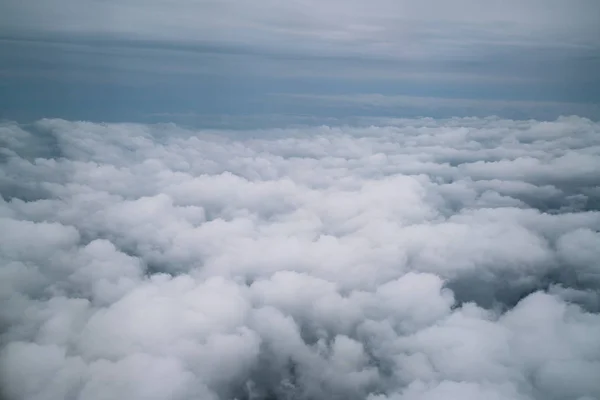 Cielo e nuvole viste dall'aereo — Foto Stock