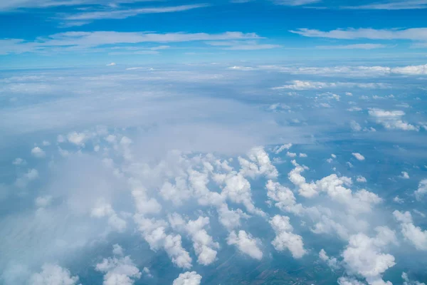 Obloha a mraky při pohledu z letadla — Stock fotografie