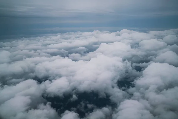 Cielo e nuvole viste dall'aereo — Foto Stock