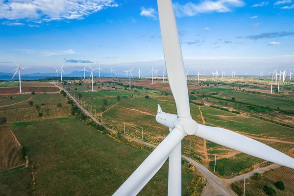 Turbina eólica, conceito de energia eólica . — Fotografia de Stock