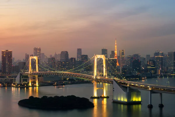 Torre de Tóquio e Ponte Arco-íris no Japão — Fotografia de Stock