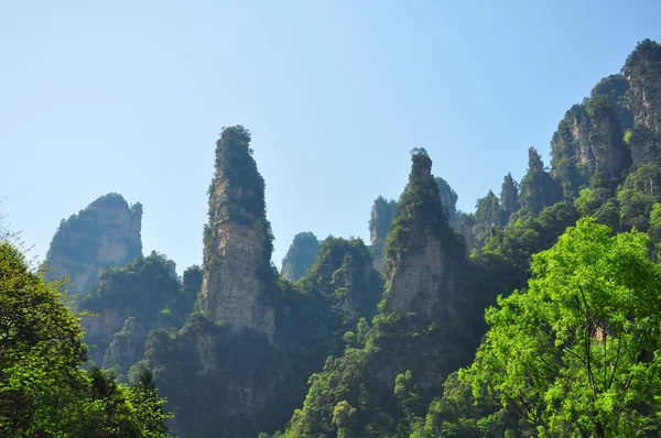 Кварцових пісковиків опорою в Zhangjiajie в Китаї — стокове фото