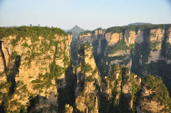 Кварцових пісковиків опорою в Zhangjiajie в Китаї — стокове фото