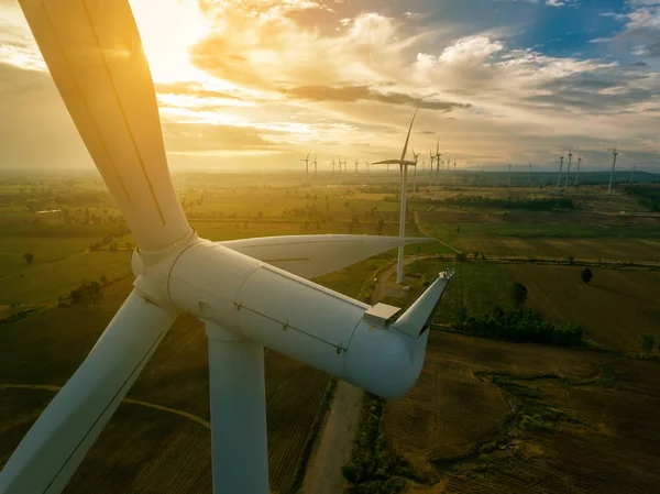 Turbina eólica, concepto de energía eólica . —  Fotos de Stock