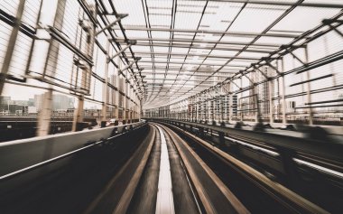 Tren hareket bulanıklığı ile şehir içi raylı sistem devam