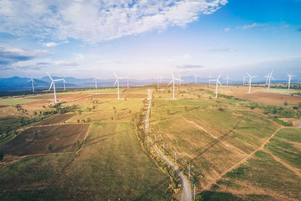 Windkraftanlage, Windenergiekonzept. — Stockfoto