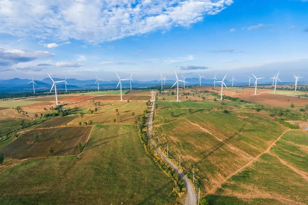 Windkraftanlage, Windenergiekonzept. — Stockfoto