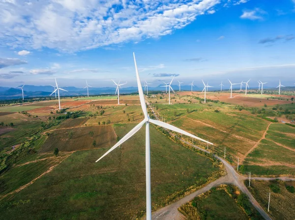 Turbina eólica, conceito de energia eólica . — Fotografia de Stock