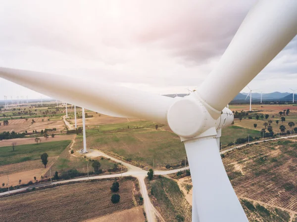 Éolienne, concept d'énergie éolienne . — Photo