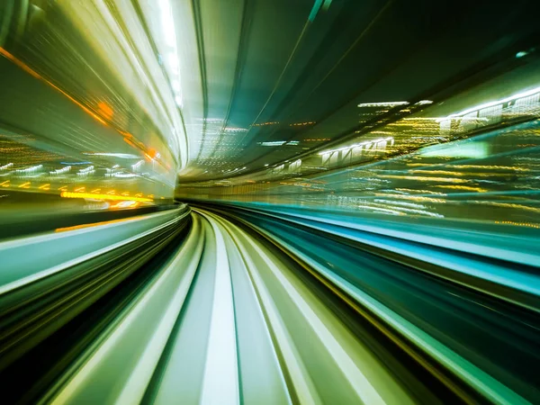 Hareket Bulanıklığı tren şehir demiryolu tüneli içinde hareket.