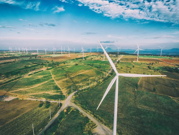 Turbina eólica, conceito de energia eólica . — Fotografia de Stock