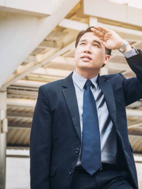 İş adamı uzak yaşayan arıyorsunuz