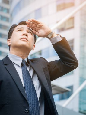 İş adamı uzak yaşayan arıyorsunuz