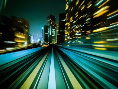 Hareket Bulanıklığı tren şehir demiryolu tüneli içinde hareket.