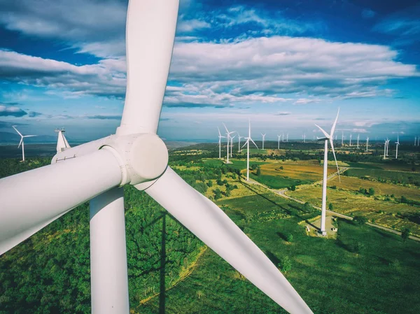 Turbina eólica, conceito de energia eólica . — Fotografia de Stock