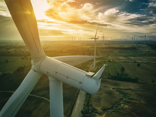 Turbina eólica, conceito de energia eólica . — Fotografia de Stock