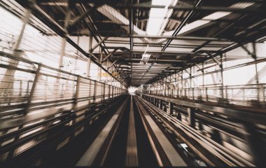 Tren hareket bulanıklığı ile şehir içi raylı sistem devam