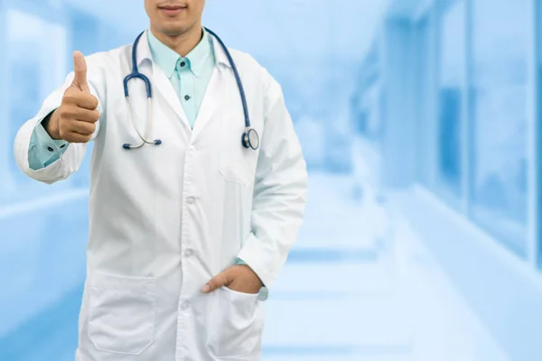 Doctor Showing Thumbs Up Hand Gesture — Stock Photo, Image