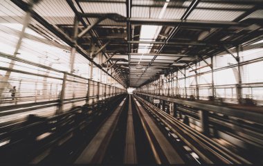 Tren hareket bulanıklığı ile şehir içi raylı sistem devam