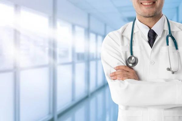 Manliga läkare på sjukhuset — Stockfoto